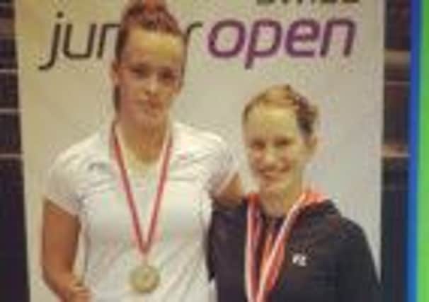 Lydia Powell (left) and Jess Hopton with their gold medals at the Swiss Junior Open