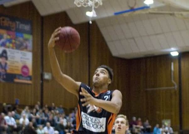 Selby Hind Wills in action for Thunder against Worcester Wolves 2nd on Saturday.