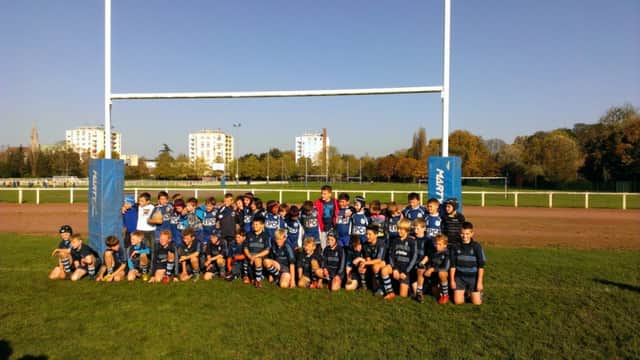 Chichester under-tens and their Chartres hosts