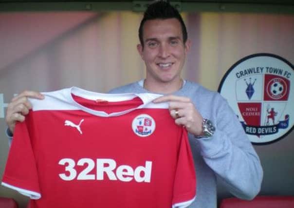 Crawley Town's new signing Lewis Price SUS-141117-154409002