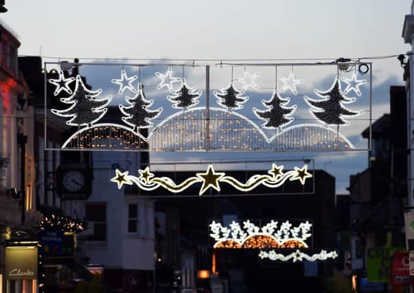 Christmas Lights, Horsham Town Centre, Horsham. Picture : Liz Pearce. LP141114CL12 SUS-141114-184525008