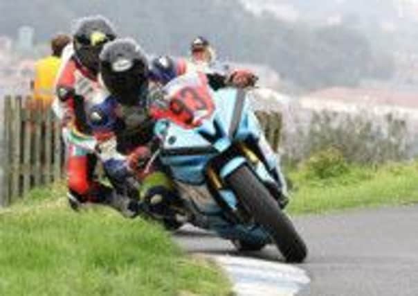 Don Gilbert tackles a corner on his 2009 Yamaha R6 600cc superbike