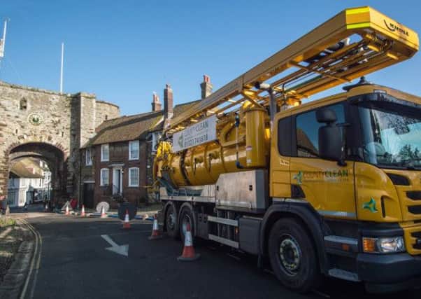 Kroll Combination Unit carrying out high pressure water jetting at Land Gate Arch in Rye SUS-150225-123331001