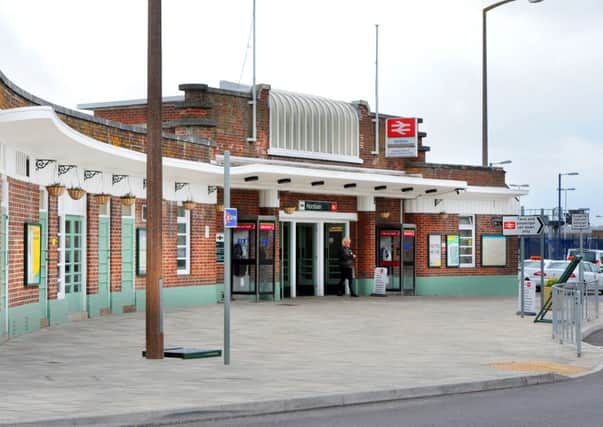 Horsham Railway Station. Photo by Steve Cobb ENGSUS00120130416161226