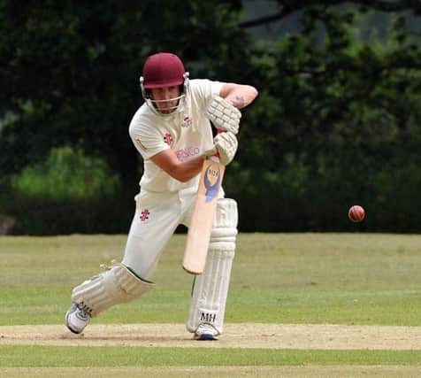 Tom Reeves made an unbeaten 66 to guide EP to victory