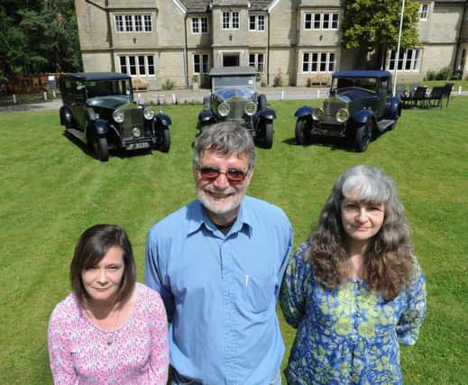 Rowfant House Vintage Car Rally - Claire O'Neill, Richard Bunning & Janet Finch (Pic by Jon Rigby) SUS-150630-083126008