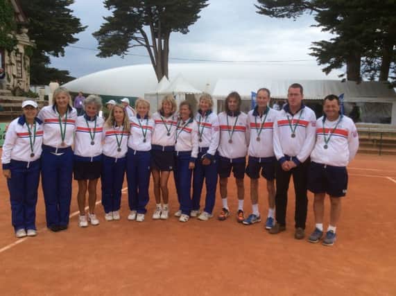 Great Britain's medallists at La Baule, including Frances Candy (sixth-from-left)