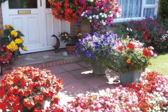 Horsham in Bloom competition winners, 2014 SUS-150629-155937001