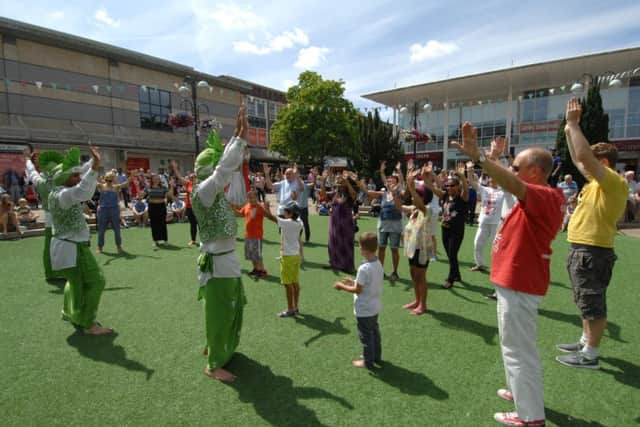 International Summer Festival in Queens Square, Crawley (Pic by Jon Rigby) SUS-150720-154523008