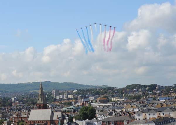 Airbourne 2015. Red Arrows 14/8/15. SUS-150815-131439001