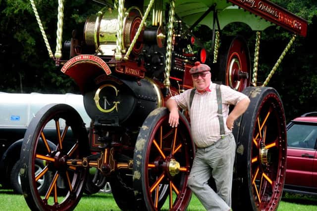Stuart Maggs, owner of the Katma 1917 Garrett Showman tractor ks1500380