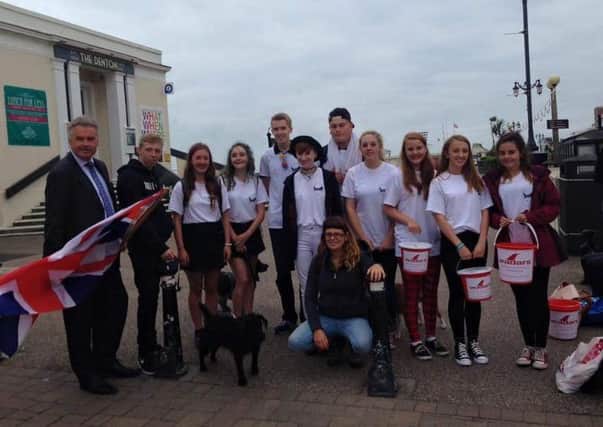 Tim Loughton, East Worthing and Shoreham MP, joins the group at Worthing Pier at the start of their sponsored walk a4nBWciibF9tsrsglXIJ