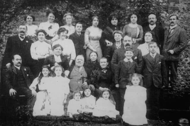 Richard Pegleg Hulls and his extended family taken early 1925. Richard died in October that year