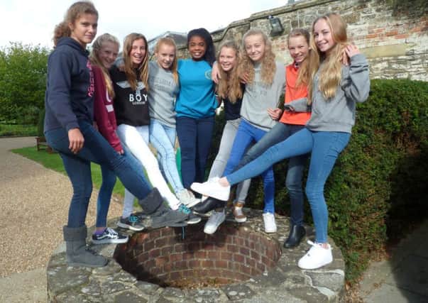 Farlington girls wear their jeans for chaity SUS-150210-143937001