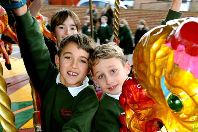 Merry-go-round visits Greenway School, Horsham. Pic Steve Robards    SR1600998 SUS-161101-163405001