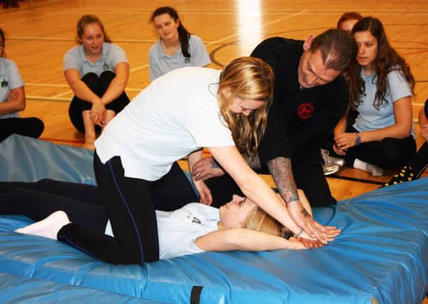 Self-defence session at Farlington SUS-161201-130154001