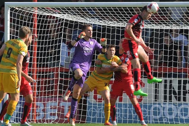 Crawley Town V Yeovil (Pic by Jon Rigby) SUS-150921-124038008