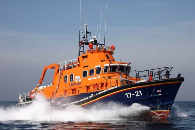 Newhaven Lifeboat. SUS-141003-163946001
