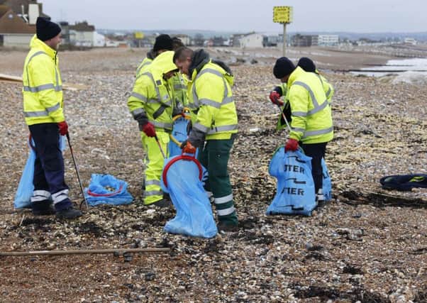 WORTHING BEACH CLEAN UP FROM WORTHING TO HOVE LAGOON SUS-160802-155948001