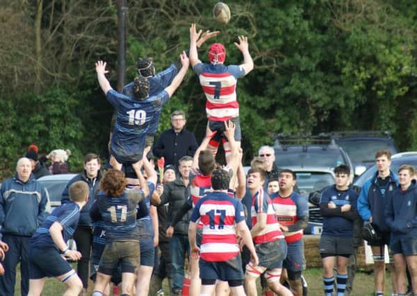 Chi Colts and Dorking contest a lineout