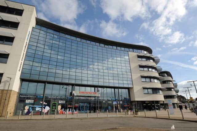 Sussex Coast College SUS-160217-121155001