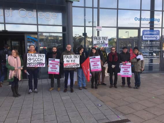 Strike over pay at Sussex Coast College, Hastings SUS-160303-093427001