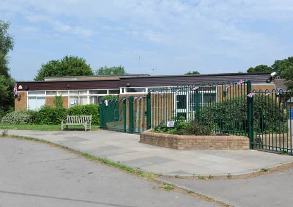 JPCT 02-06-12 S12230604A   Shelley Primary School, Broadbridge Heath  -photo by Steve Cobb ENGSUS00120120206172737