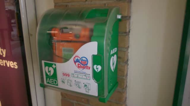 Defibrillator in Eastbourne station SUS-160225-133449001