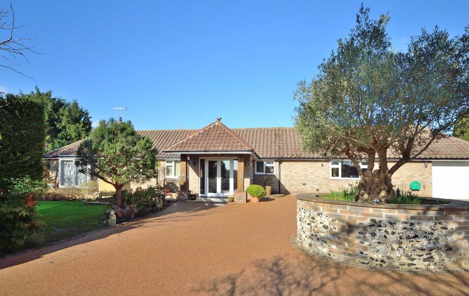 Spacious detached residence