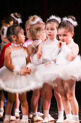 Baby Ballet show SUS-160704-100800001