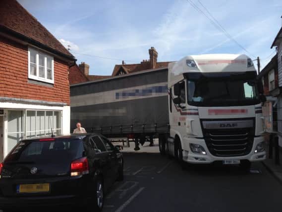 HGVs struggle to negotiate Rotherfield roads SUS-160415-124508001