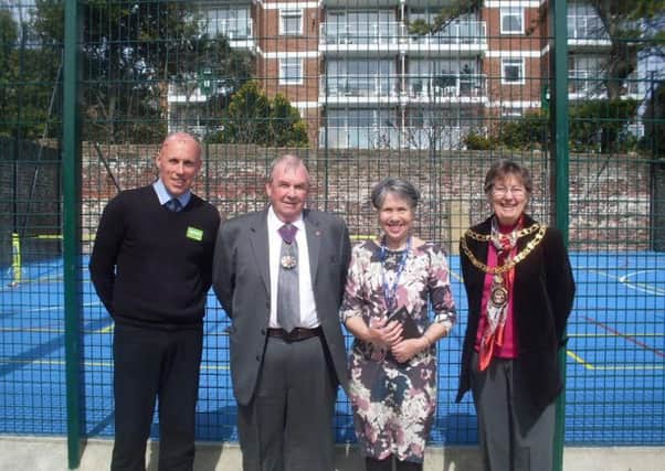Darren Evans, Asda Manager, Cllr Colin Belsey, Chair of ESCC, Sue Relf, Community Wise Manager, The Mayor of Eastbourne, Cllr Janet Coles. SUS-160405-142302001
