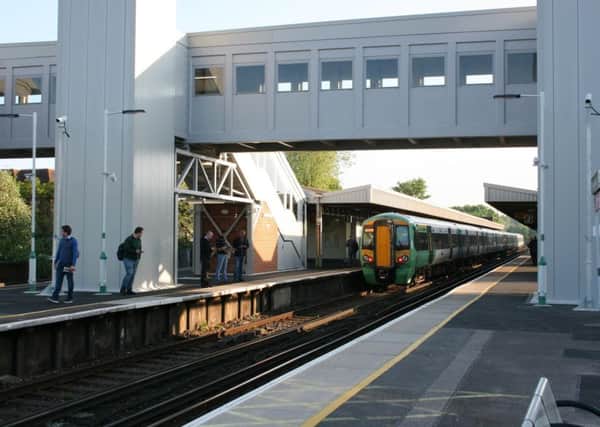 Haywards Heath Station's new footbridge SUS-160520-105153001