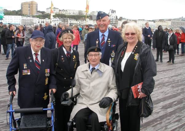Veterans on Pier SUS-160106-112643001