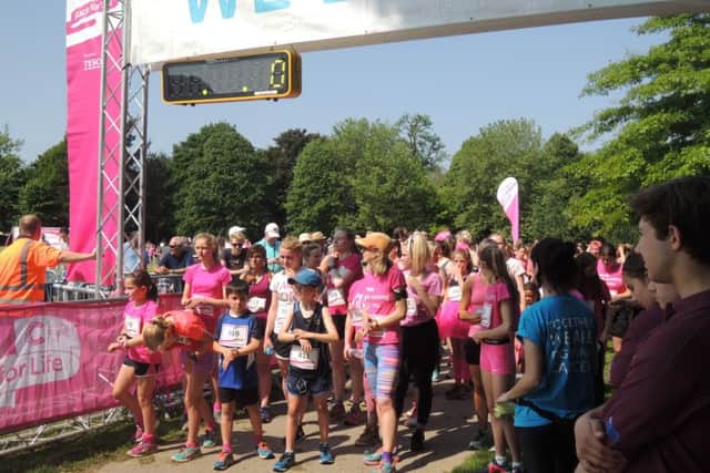 The start of the Horsham Race for Life SUS-160506-115144001