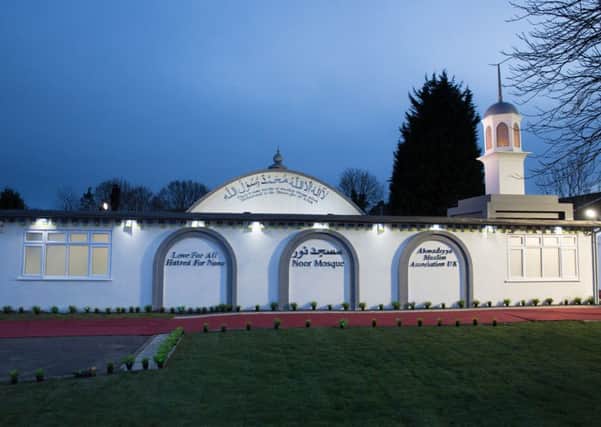 Noor Mosque in Langley Drive SUS-140529-100709001