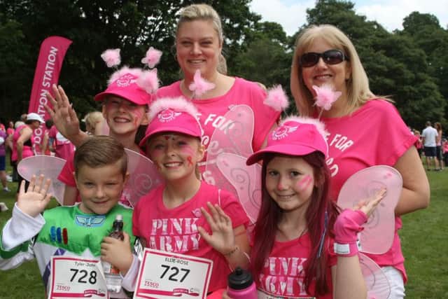 DM16126879a.jpg Crawley Race for Life 2016. Ready for the 5k. Photo by Derek Martin SUS-160626-202528008