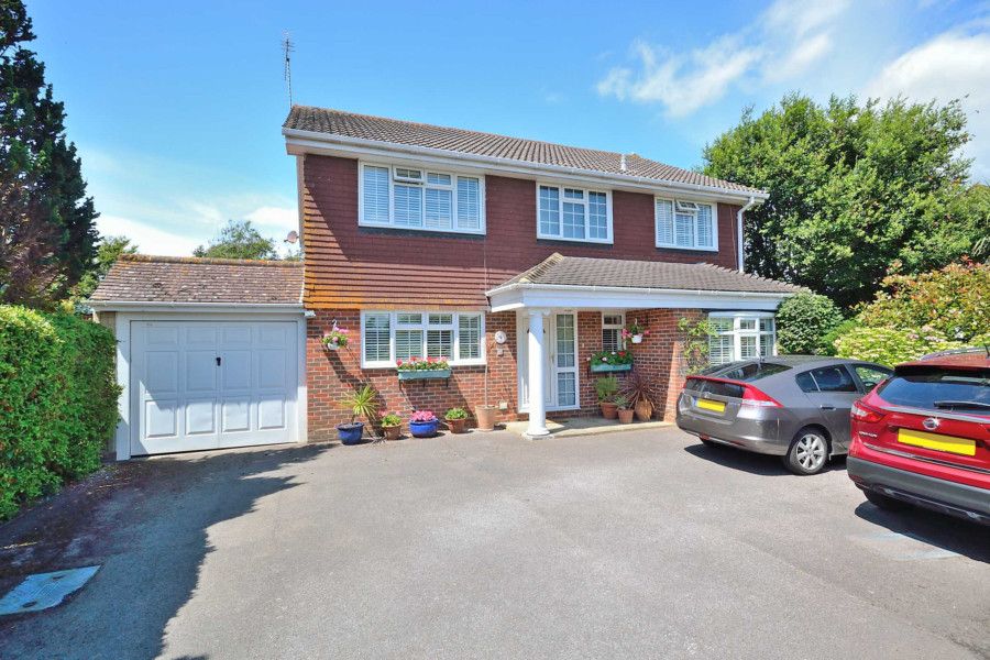 Spacious detached house