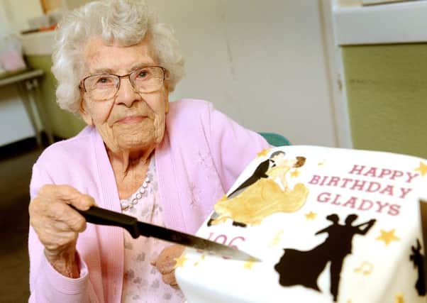 Gladys from Crawley celebrates her 106th birthday. Pic Pic Steve Robards  SR169731 SUS-160807-152120001