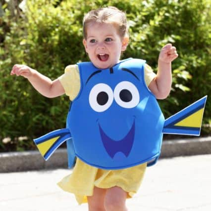 DM16130386a Evie Cannon, two, dressed as Dory