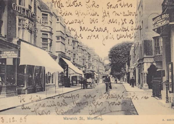 The postcard was sent to Lolo Jacquillard of 32, Rue Poncelet, Paris in December 1905