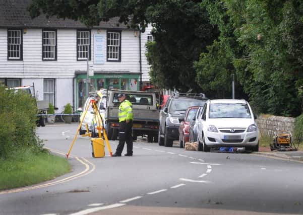 Two pedestrians were injured after a generator fell off a truck in Etchingham SUS-160808-133045001
