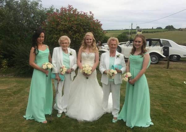 Rachel Bolton with her grandparents, who were her matrons of honour, and her bridesmaids J1Afj8j77vwde0Qaayts