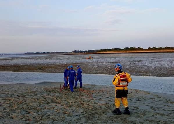 Selsey Coastguard Mud Rescue Team CfW-RiV2hU1RxPwze0T-