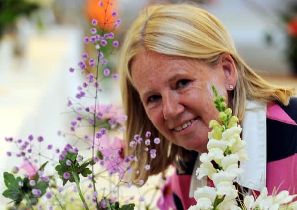 ks16000896-4 Mid Lurg Hort  phot kate
Gillian Evans with her mixed flowers.ks16000896-4 SUS-160821-100205008