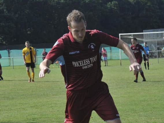 Lewis Hole scored an extra-time winner to give Little Common a 2-1 victory at home to Erith Town.