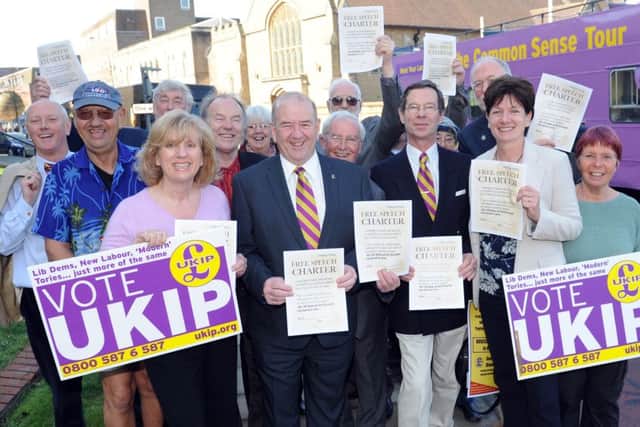 JPCT 010414 S14140294x Horsham. Signing of the Free Speech Charter at West Sussex County Times office. Members of UKIP -photo by Steve Cobb SUS-140104-114226001