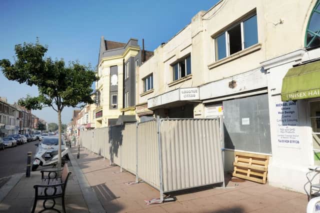 Work starting on Wetherspoons, Western Road, Bexhill. SUS-160921-123018001