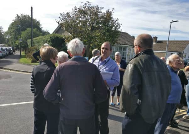 Cllr Rankin talks to concerned residents