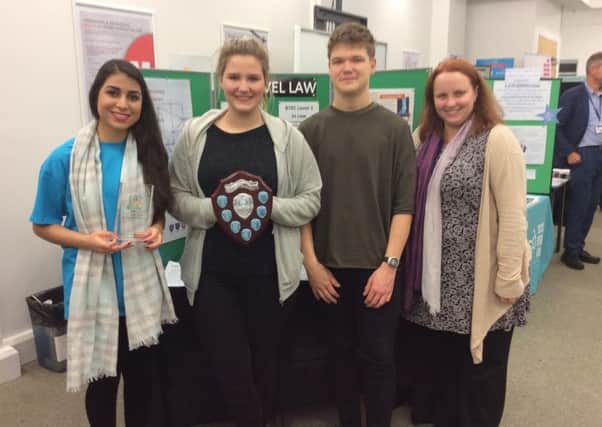 Sussex Down College pupils take part in a mock trial SUS-161124-100521001